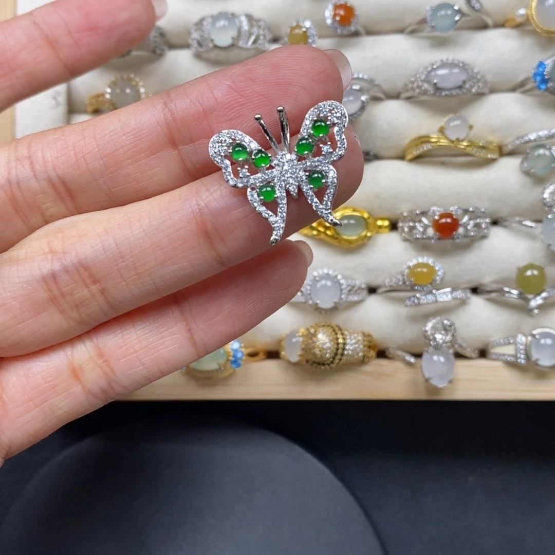 翡翠颈饰未镶嵌翡翠