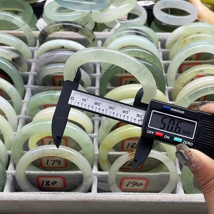 蛇纹石玉未镶嵌手镯175