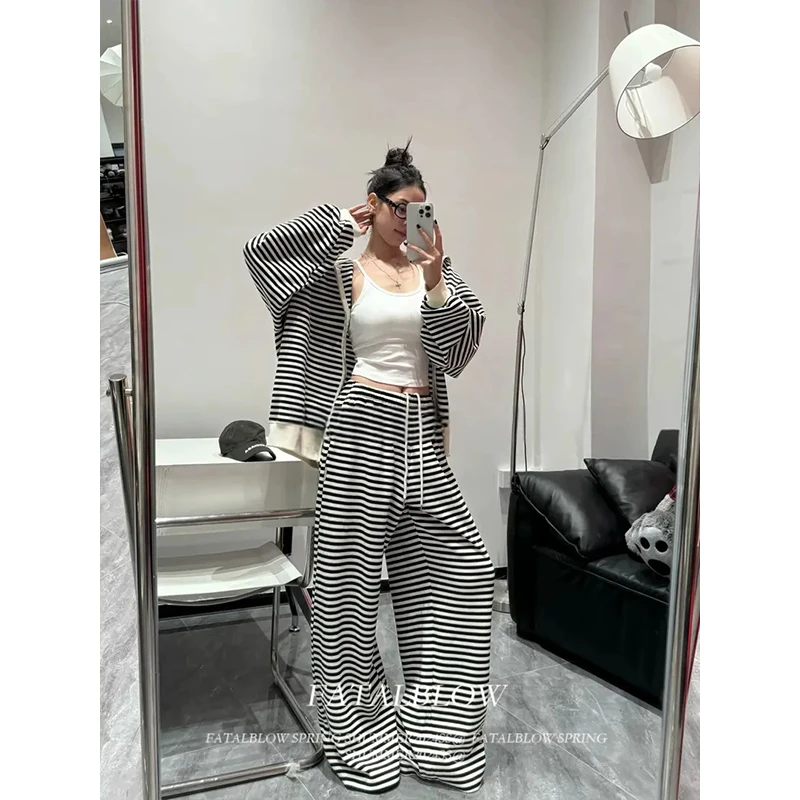 慵懒简约条纹拉链连帽卫衣外套套装女秋冬高腰垂感直筒休闲阔腿裤