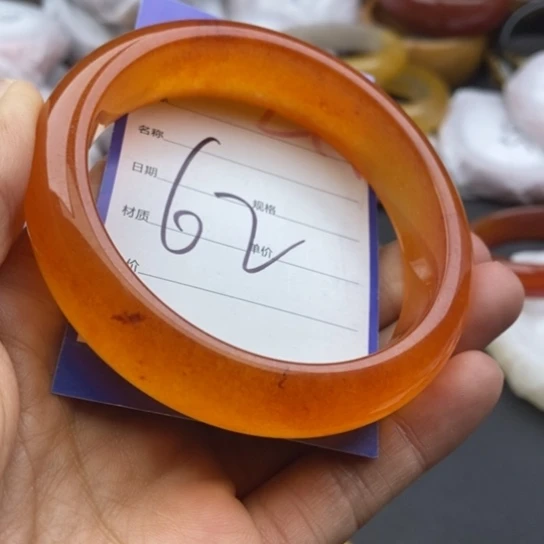 石英质玉未镶嵌手镯