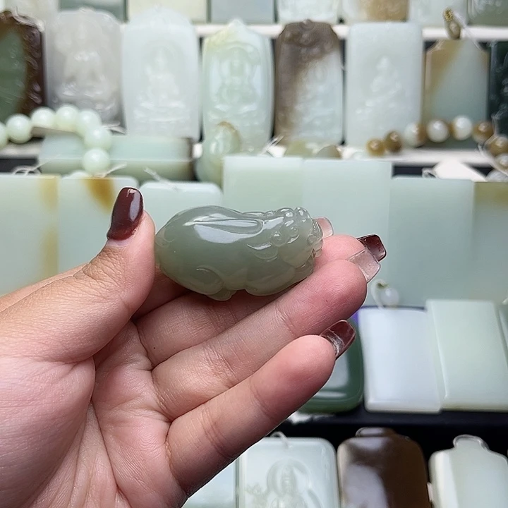 颈饰未镶嵌和田玉