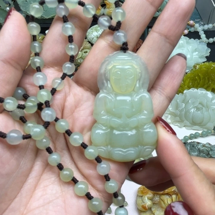 蛇纹石玉未镶嵌颈饰