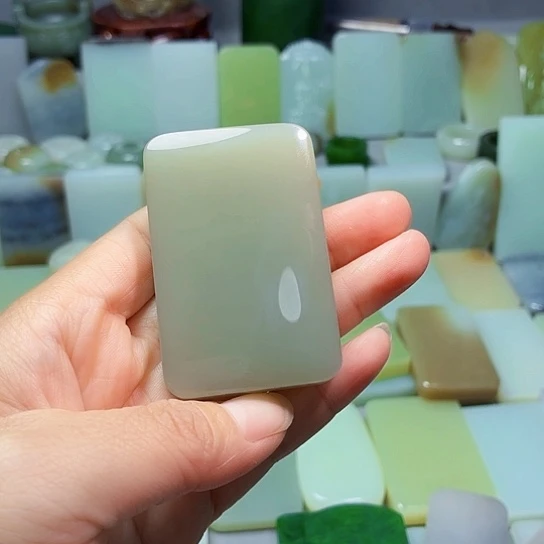 才***江和田玉未镶嵌颈饰