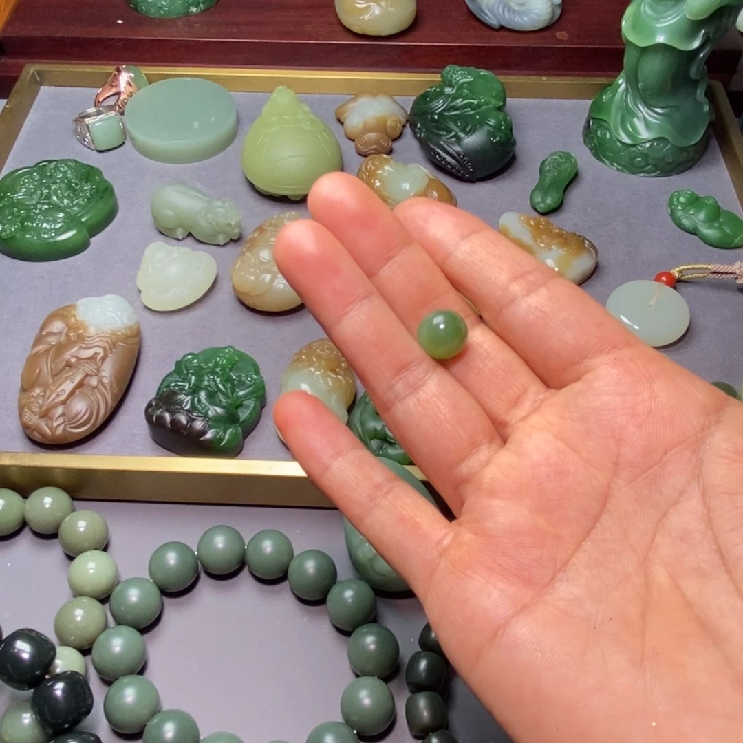 和田玉未镶嵌颈饰大*