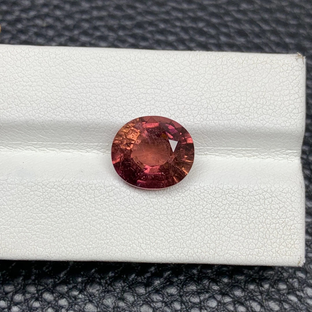 天然椭圆形碧玺裸石5.34克拉11.8*10.4mm