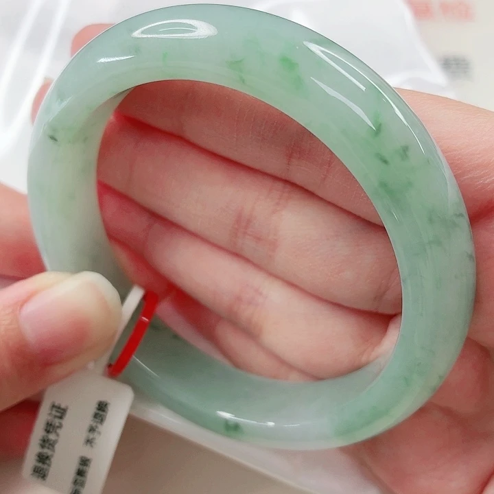 翡翠未镶嵌手镯56.3圈x589