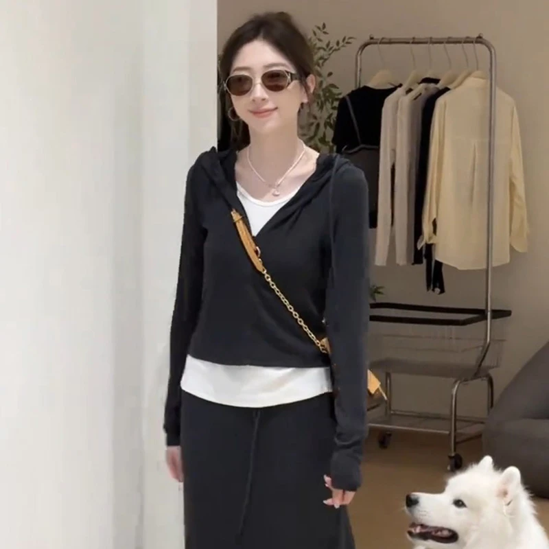 早秋新款时尚显瘦拼接假两件连帽卫衣休闲韩系层次感别致独特上衣