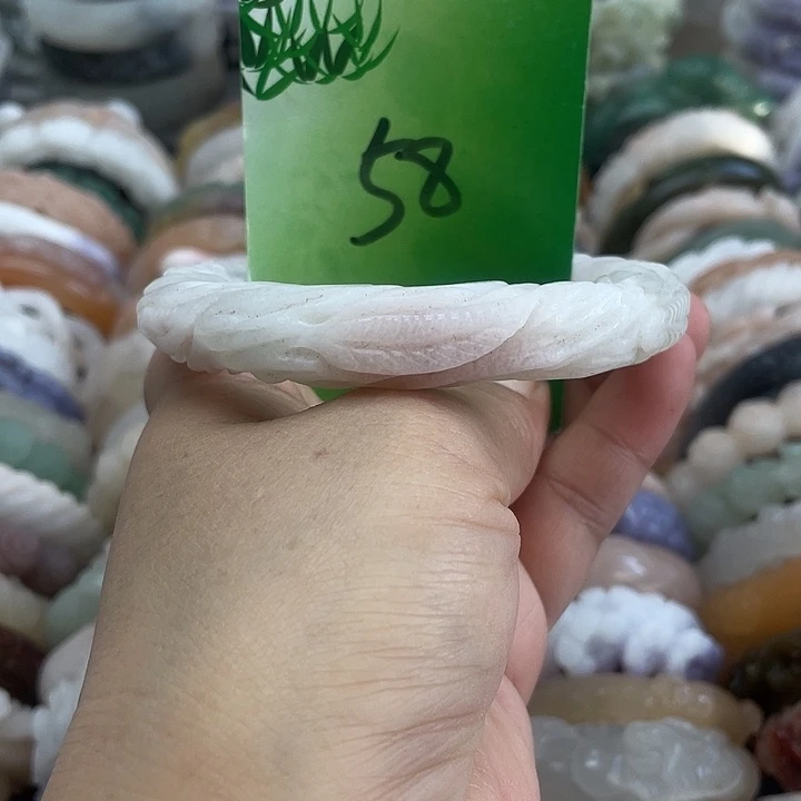 未镶嵌手镯石英岩玉