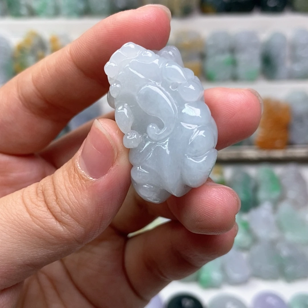 翡翠未镶嵌吊坠(赠链)口含珠