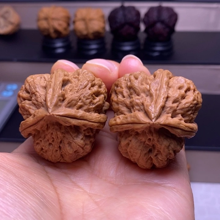 文玩核桃把件舍利塔三楞47