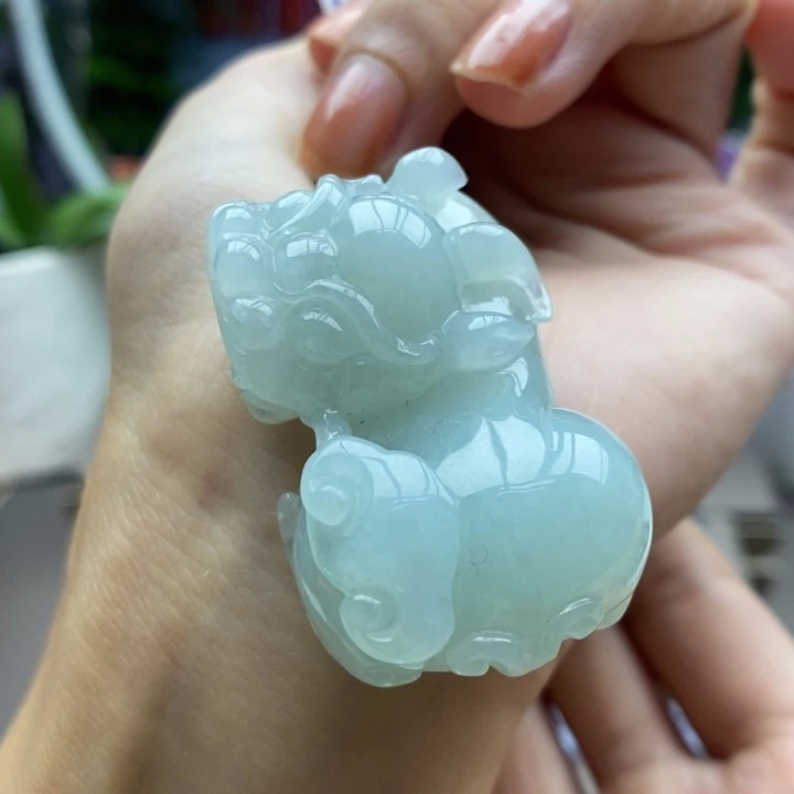 翡翠未镶嵌颈饰吊坠