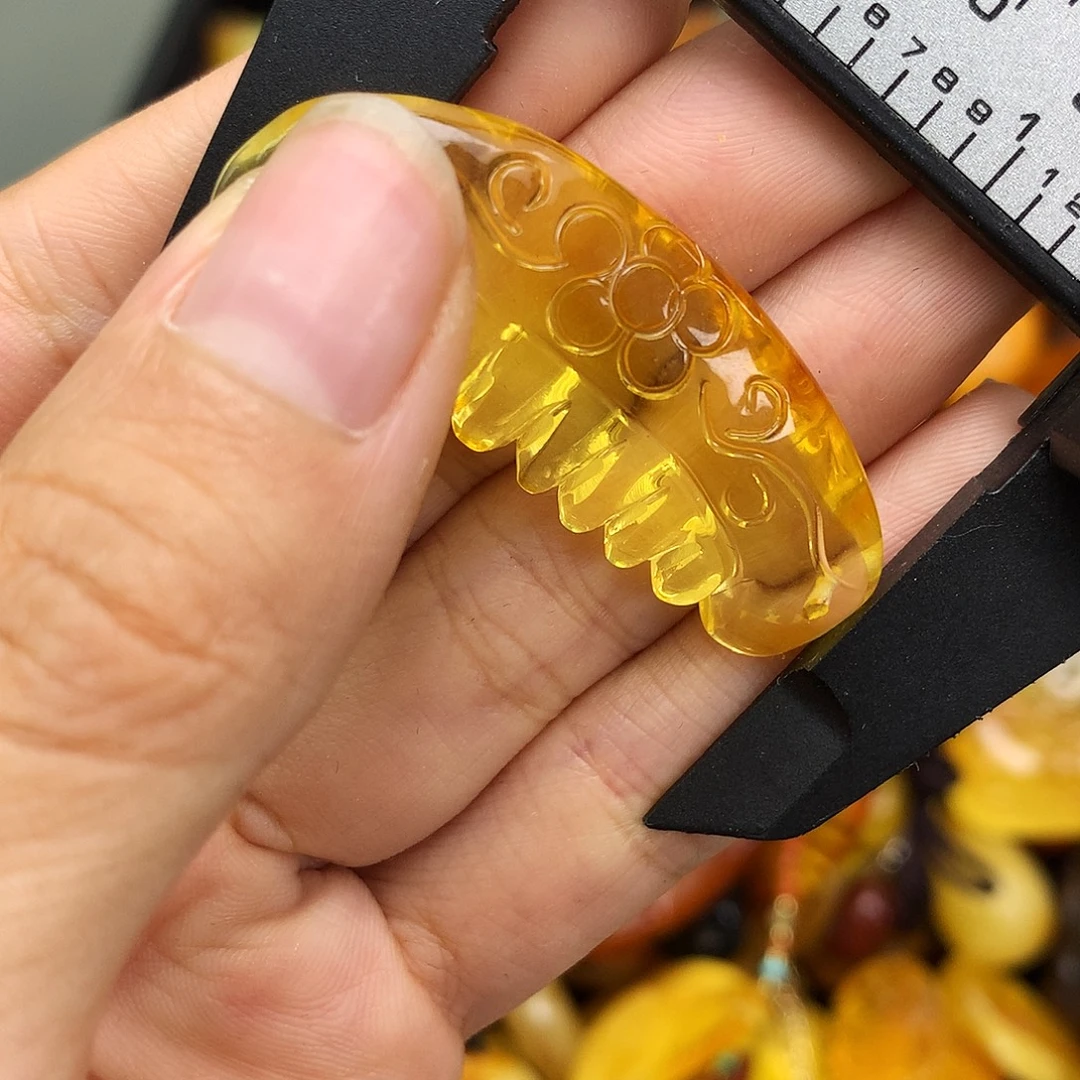 琥珀未镶嵌珠宝奇石