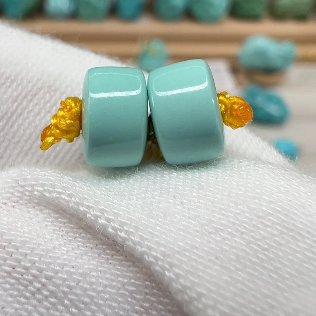 胡***侠绿松石未镶嵌配饰7×4.4