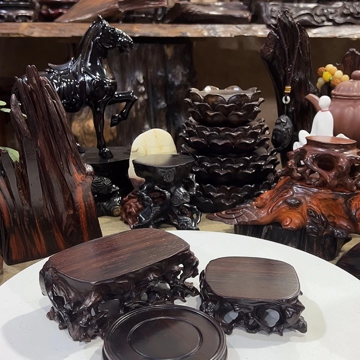 木大叶紫檀底座根雕加素面底座