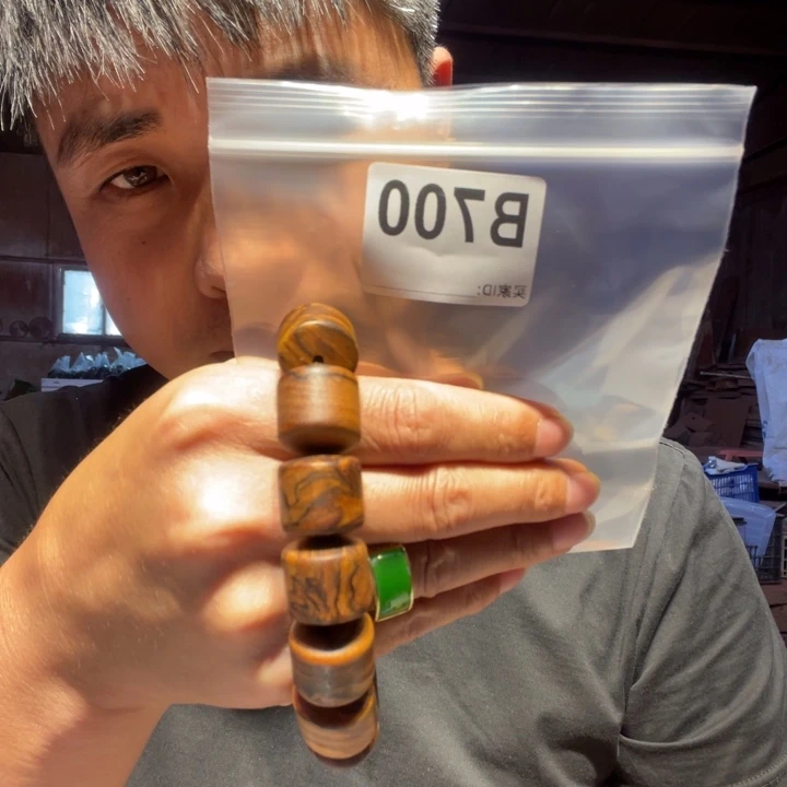 大叶紫檀（黑酸枝木类）武*700