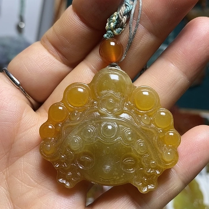 翡翠未镶嵌吊坠(赠链)