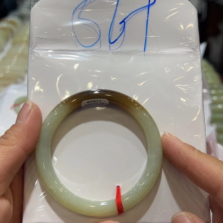 洛****和田玉未镶嵌手镯