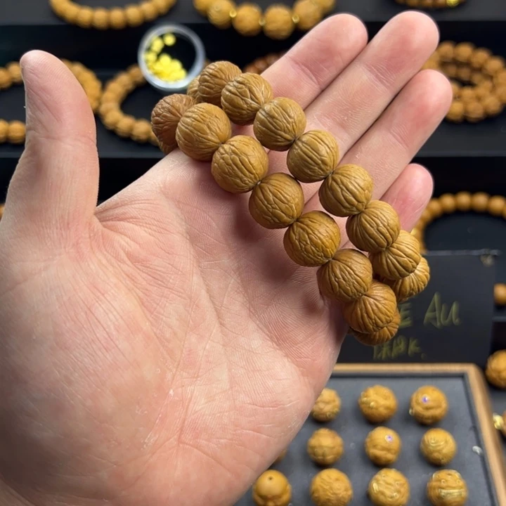 猴头核桃手串凤羽