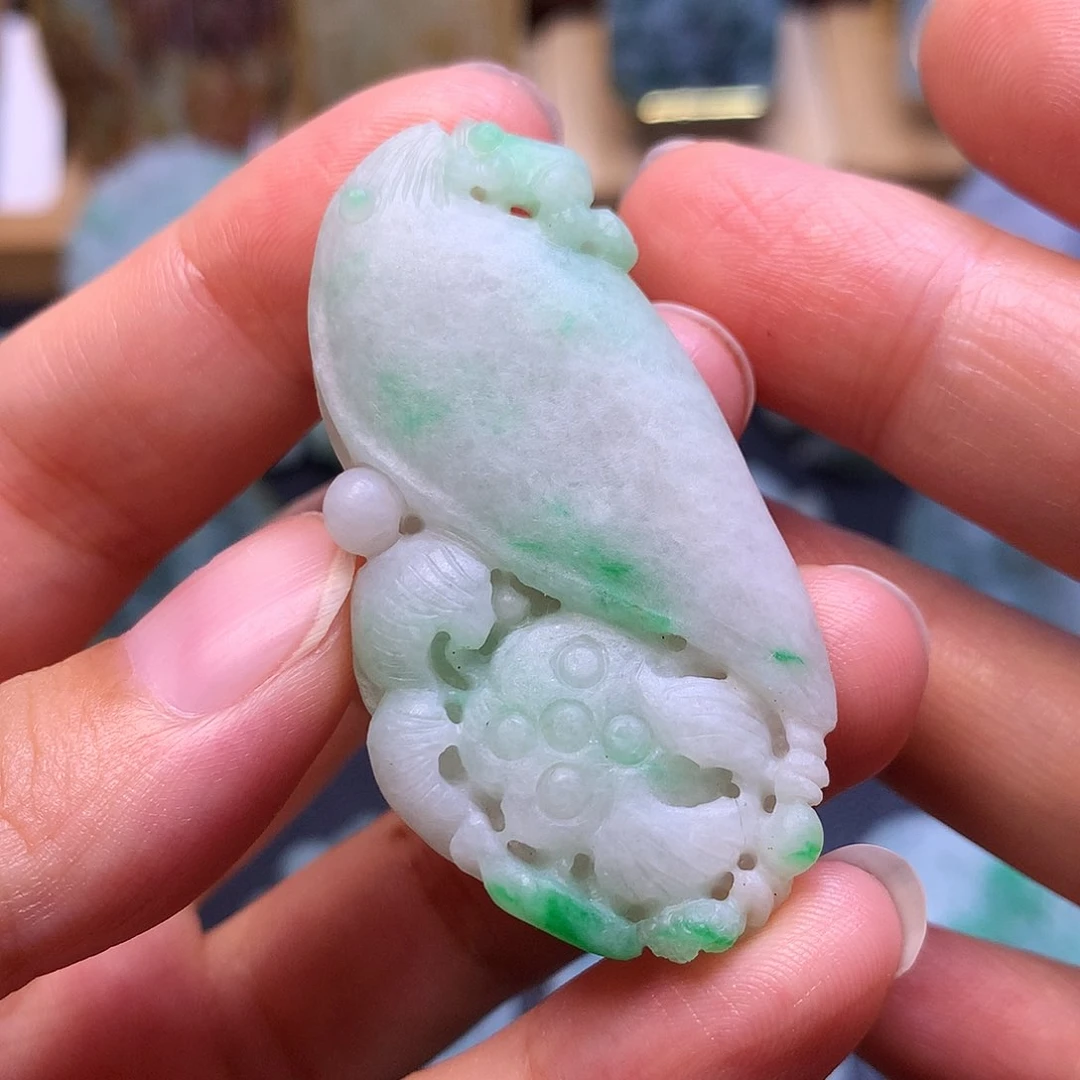 定制翡翠未镶嵌莲