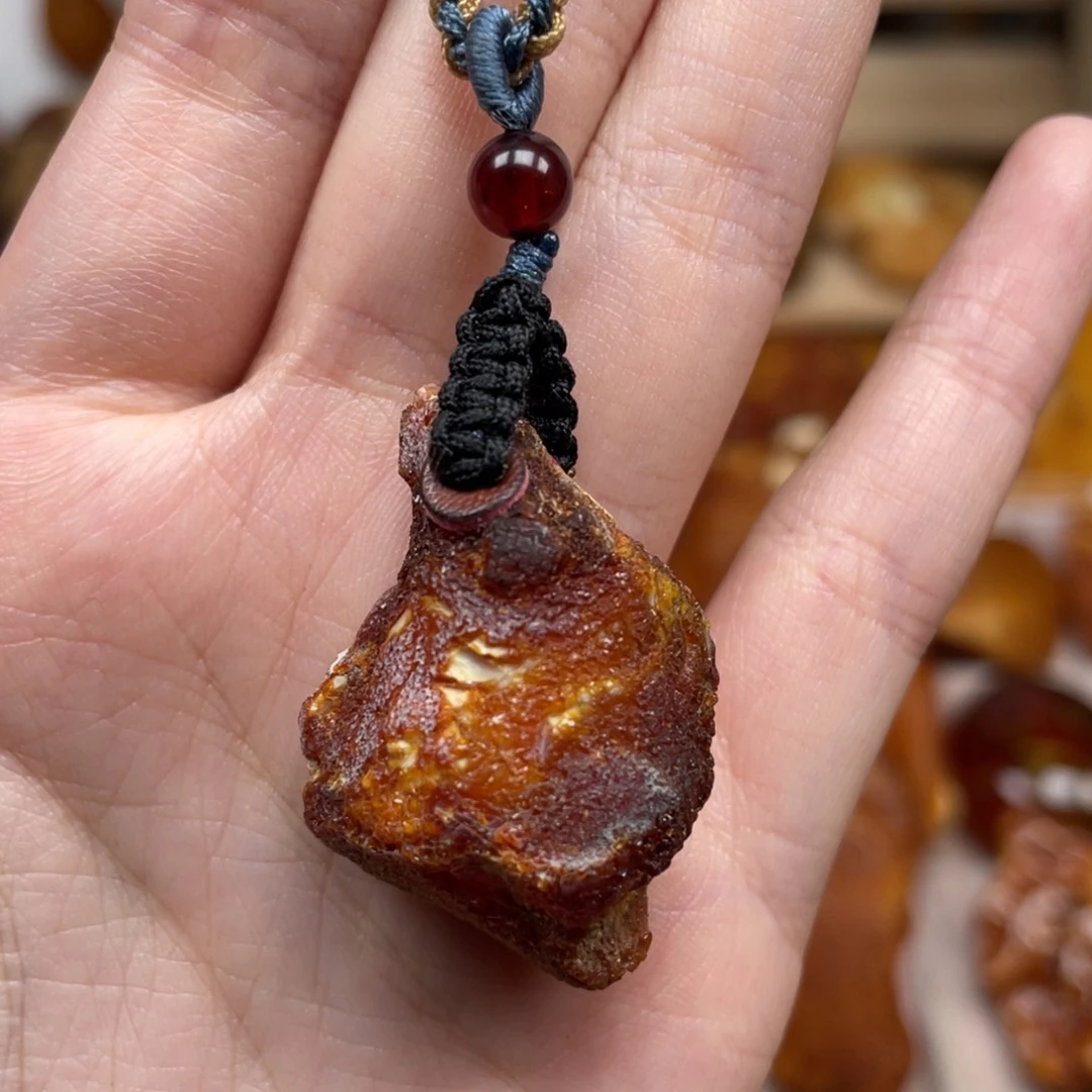 未镶嵌琥珀珠宝奇石