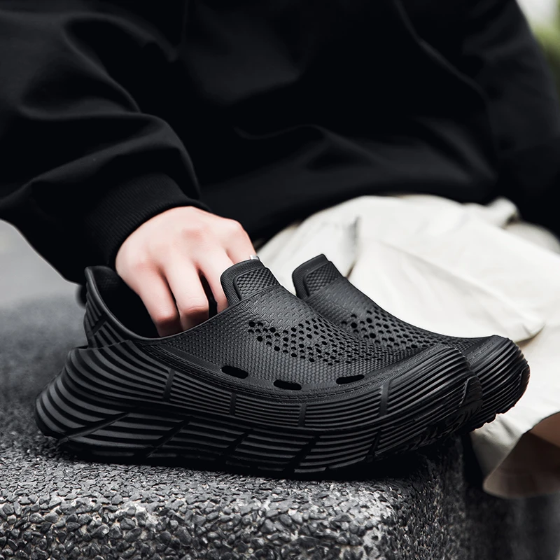 夏季男鞋厚底洞洞鞋新款沙滩凉鞋超轻踩屎感包头拖鞋日常镂空鞋子