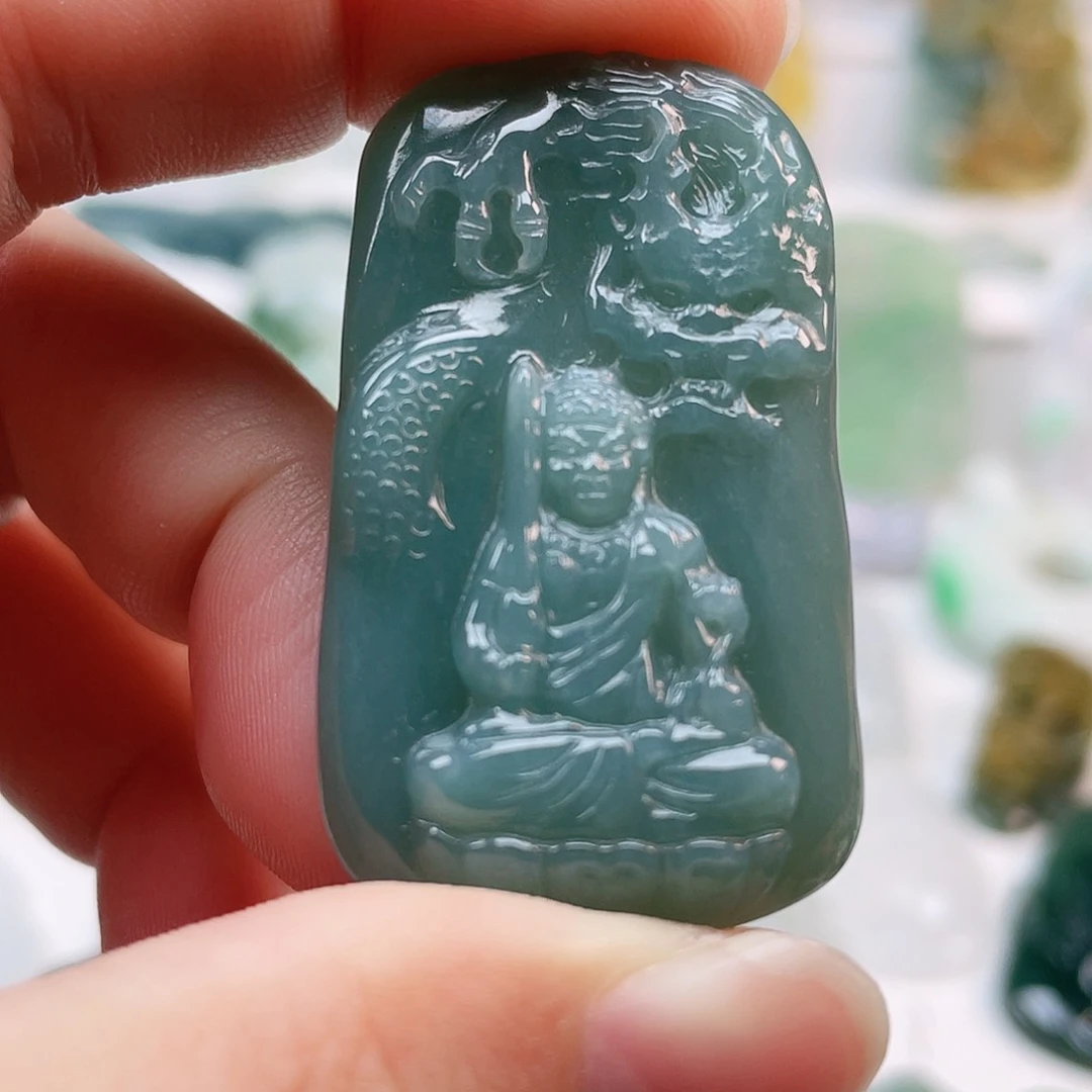 翡翠颈饰未镶嵌御龙不动