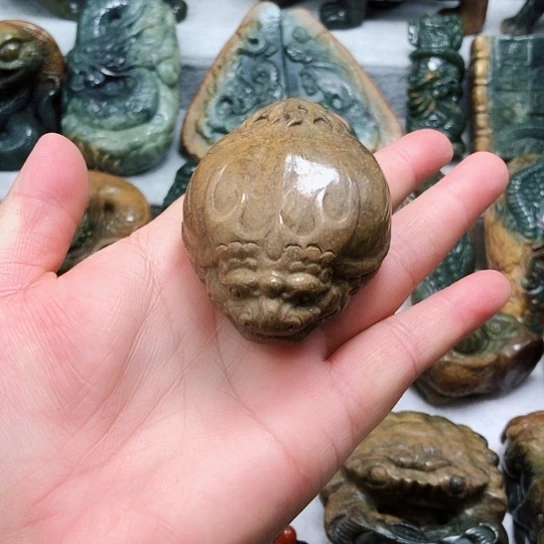 岫岩河磨玉（透闪石质玉）把件未镶嵌