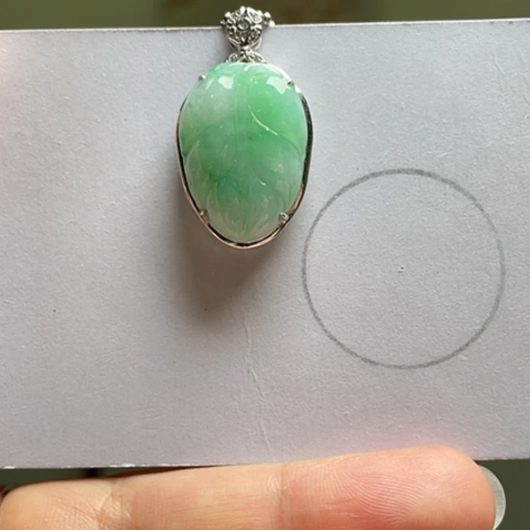 【闪购商品】吊坠(不含链)18K金镶嵌翡翠