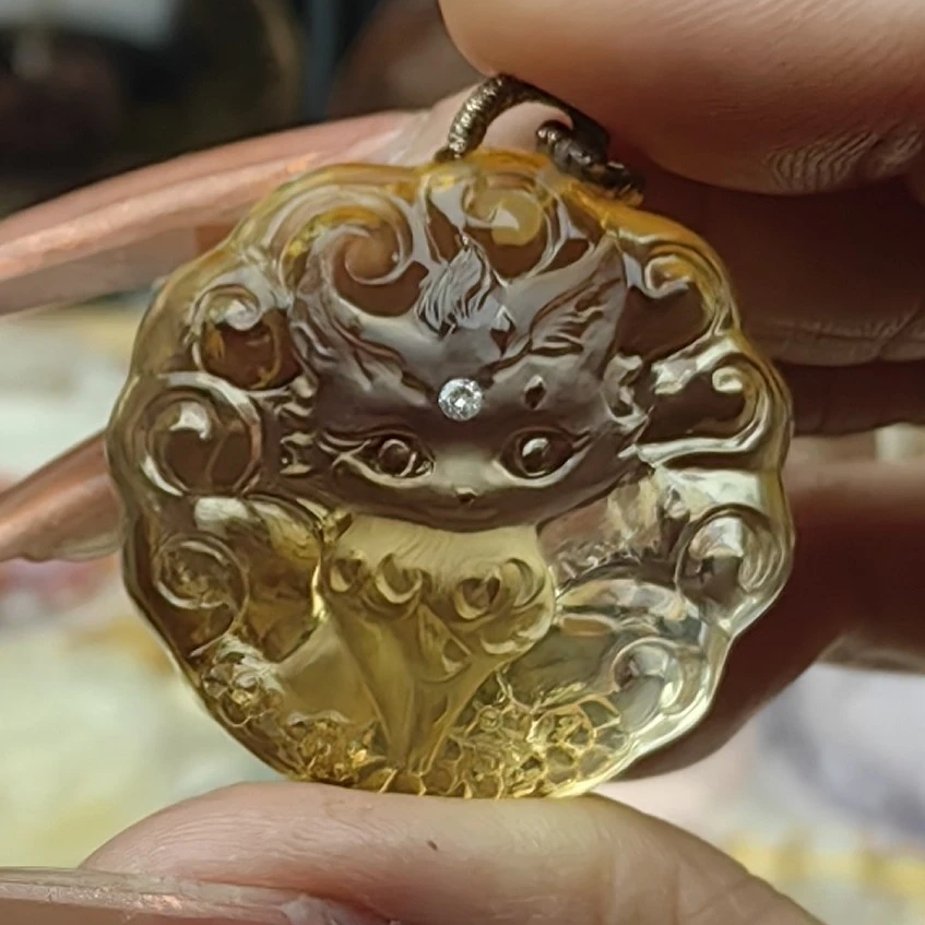 桃花九尾狐黄水晶巴西黄水晶