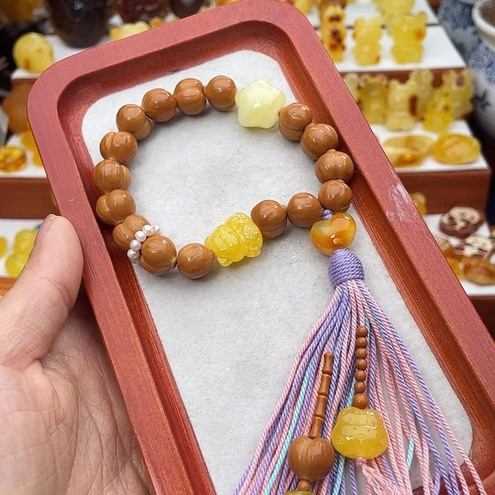 琥珀未镶嵌吊坠(赠链)