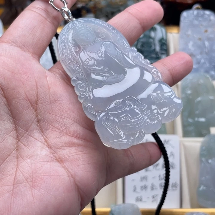 翡翠未镶嵌挂件普贤菩萨