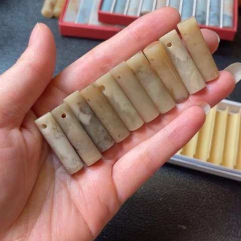 伊犁石印石10个圆章直径0.8，高3