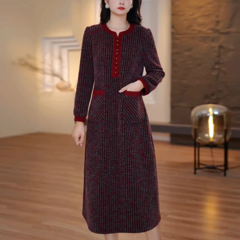 大码女装雪尼尔绒连衣裙显瘦高档2025秋冬妈妈女装加肥加大200斤