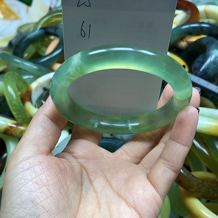 未镶嵌手镯透闪石质玉