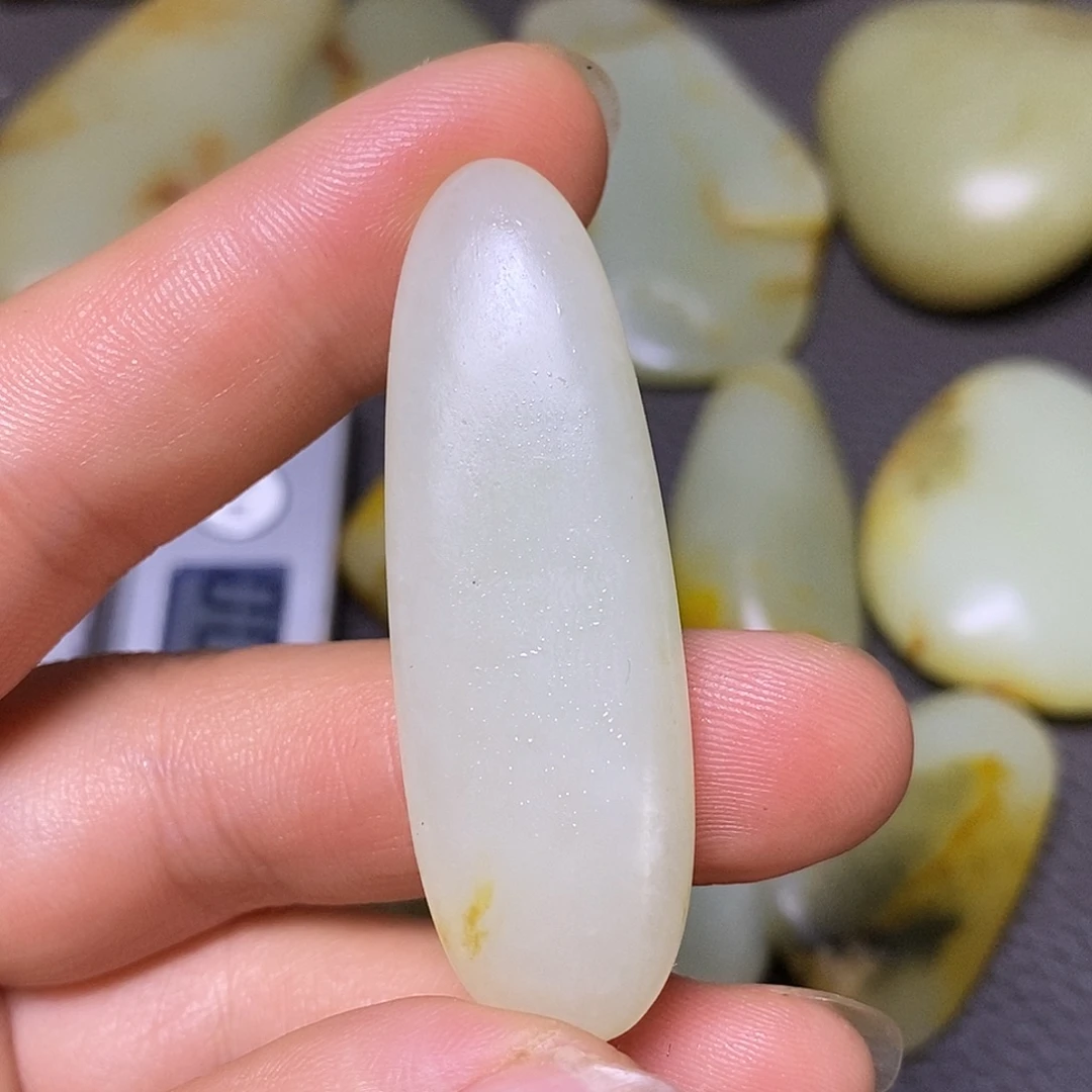未镶嵌和田玉（糖玉）挂件