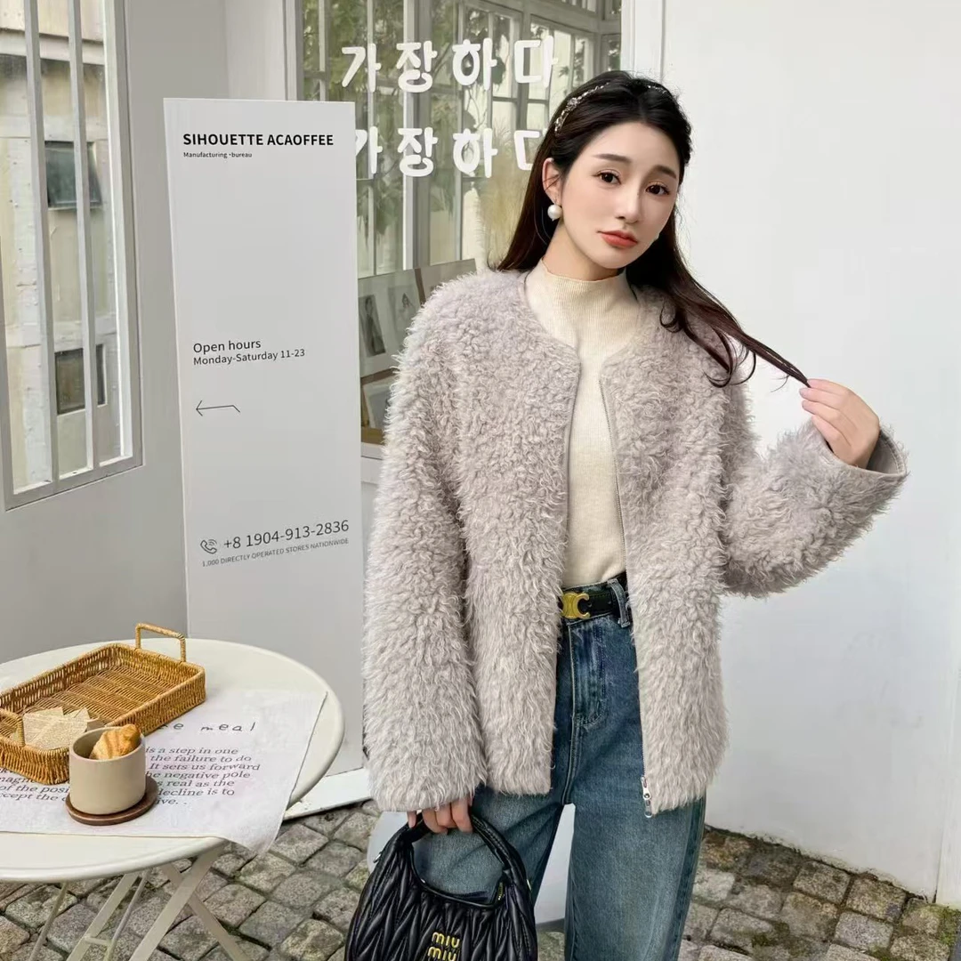 无印心匠纯色~圆领 简约 时尚百搭 皮毛一体 外套 A08513