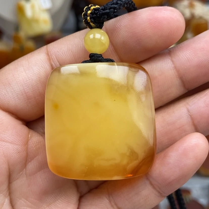 【闪购商品】琥珀颈饰未镶嵌
