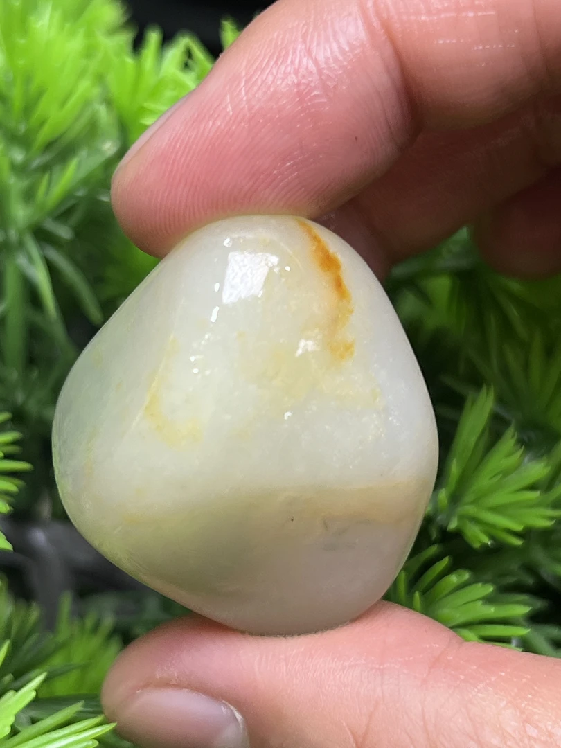 新疆和田玉原石挂件