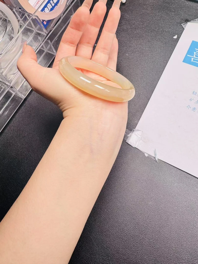 香槟金色玛瑙52圈口