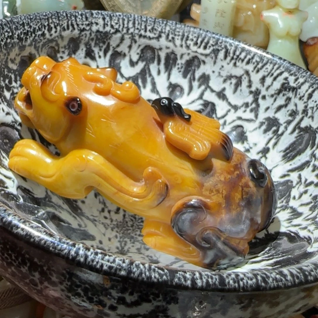 瓷片瓷器的造型也非常讲究