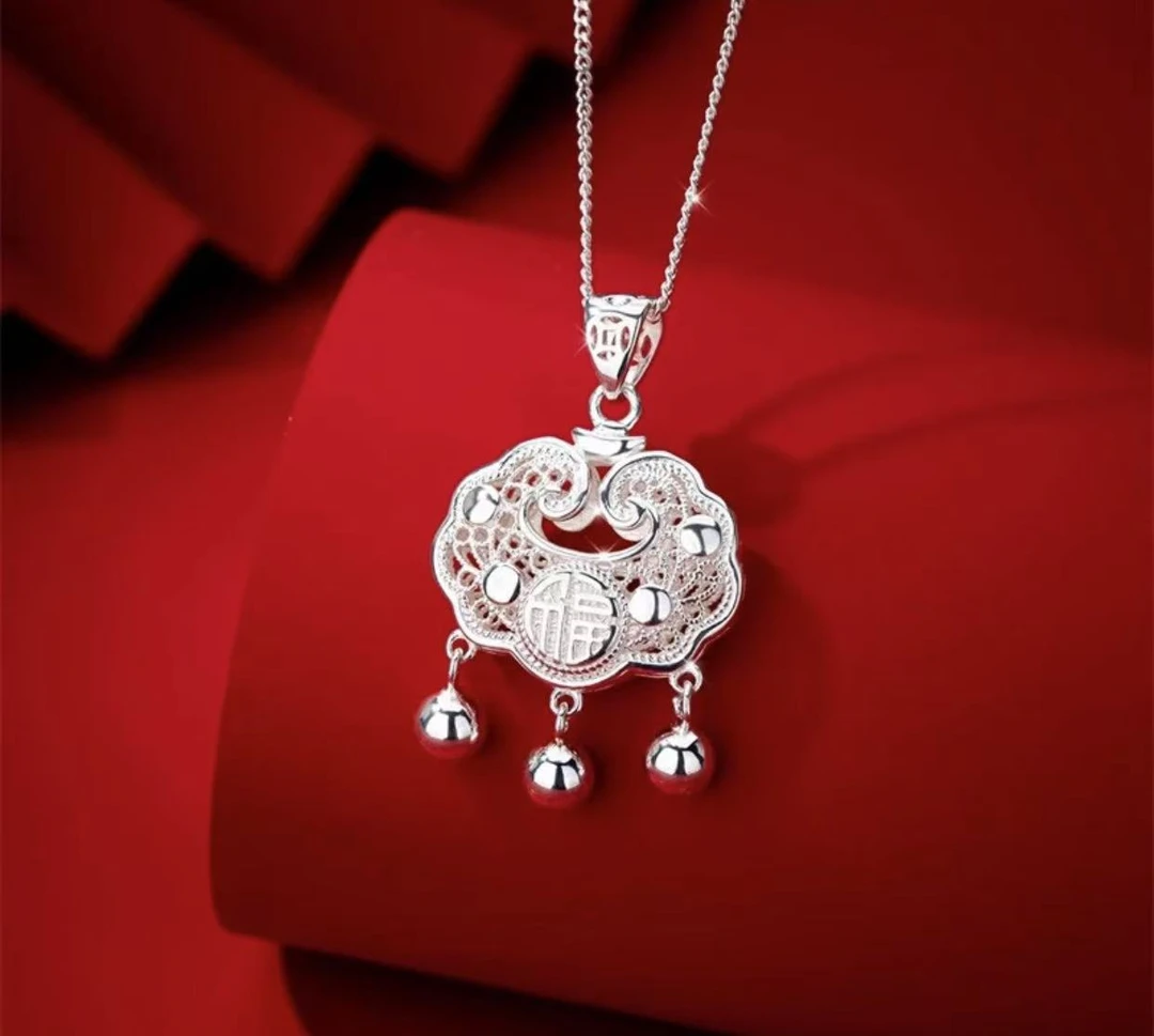 011 宝宝平安锁吊坠项链 精品银色项链 无礼盒