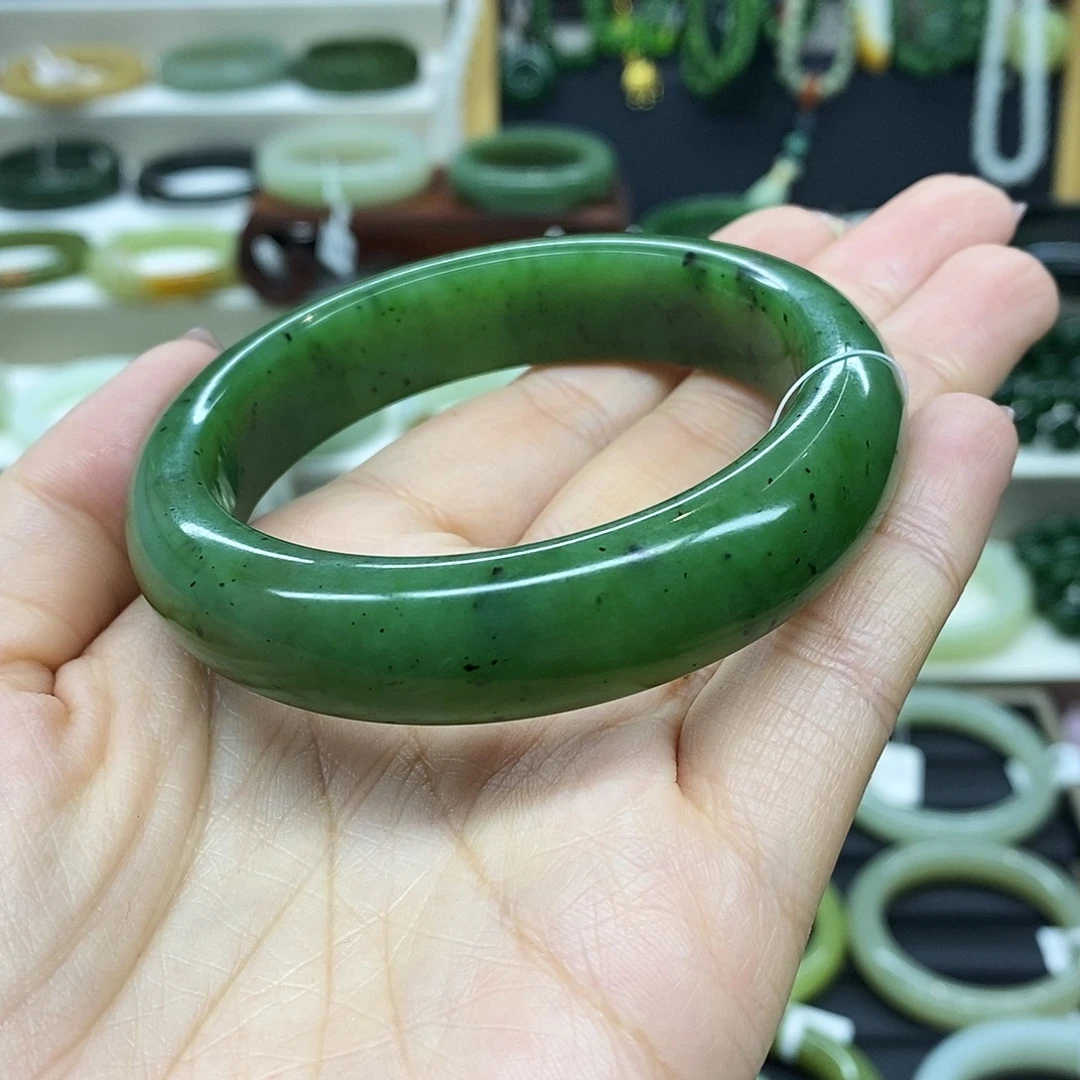 和田玉（碧玉）未镶嵌手镯