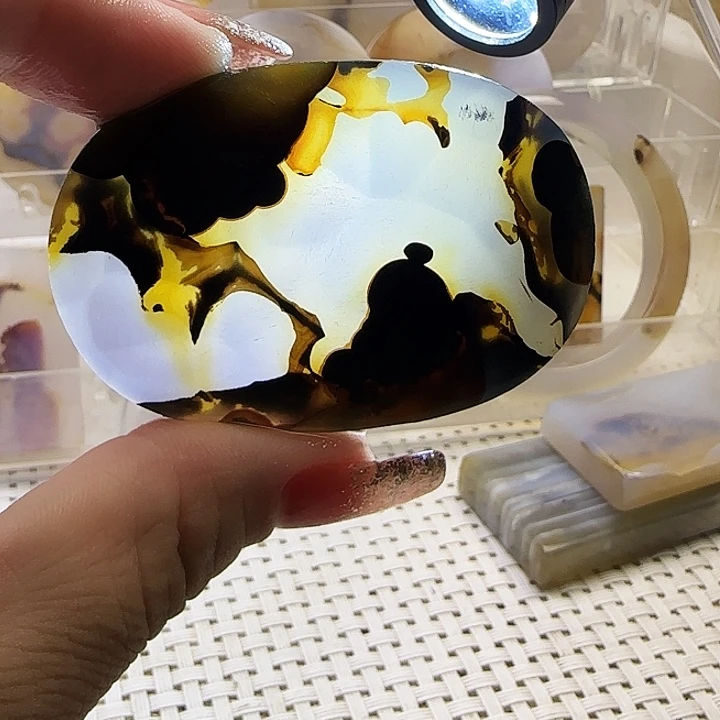 玛瑙/玉髓未镶嵌珠宝奇石