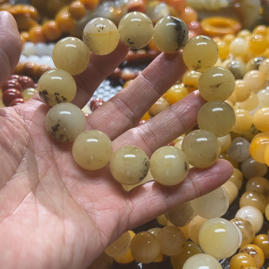 石英质玉未镶嵌颈饰