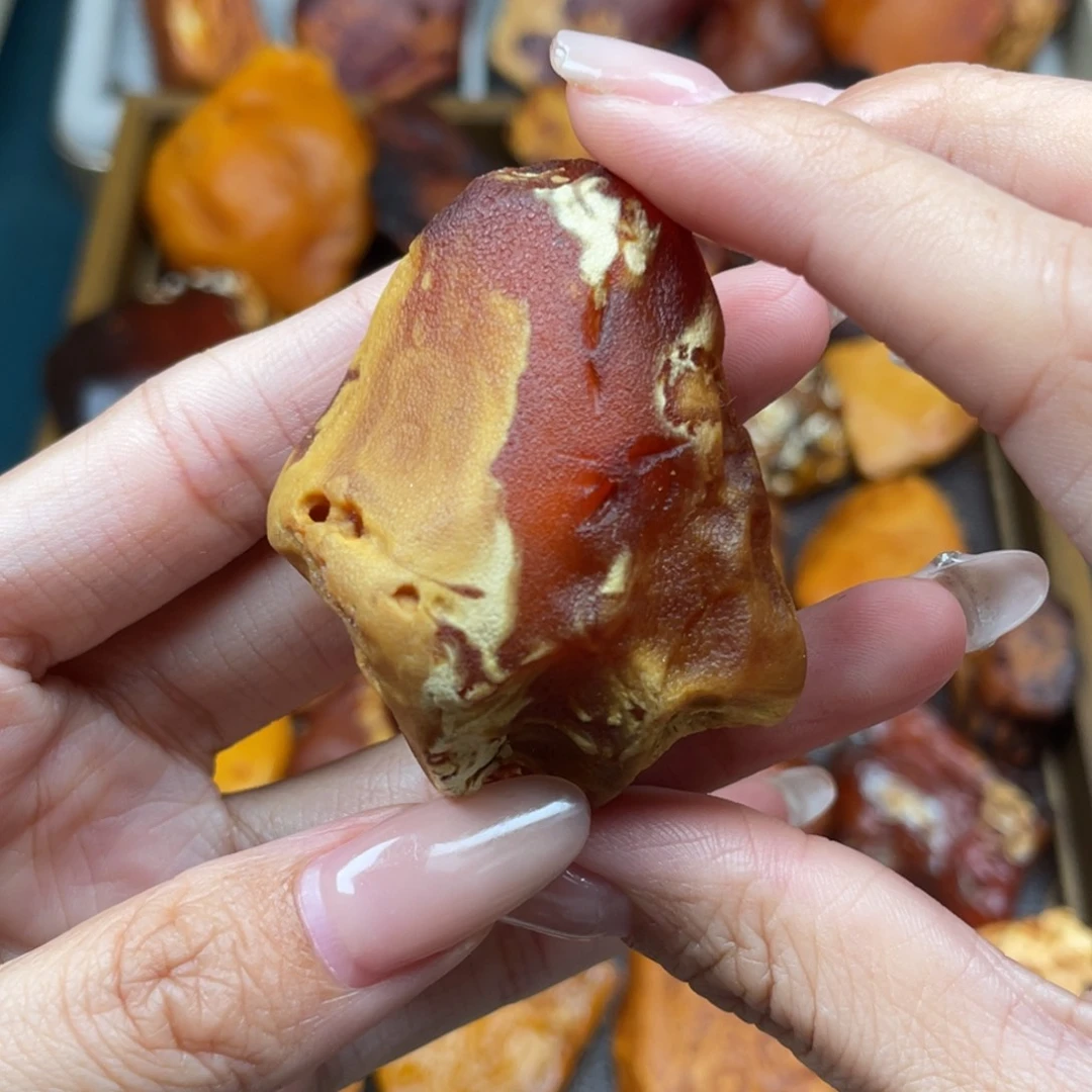 琥珀未镶嵌珠宝奇石