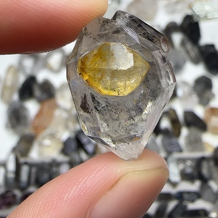 未镶嵌珠宝半成品水晶19.9