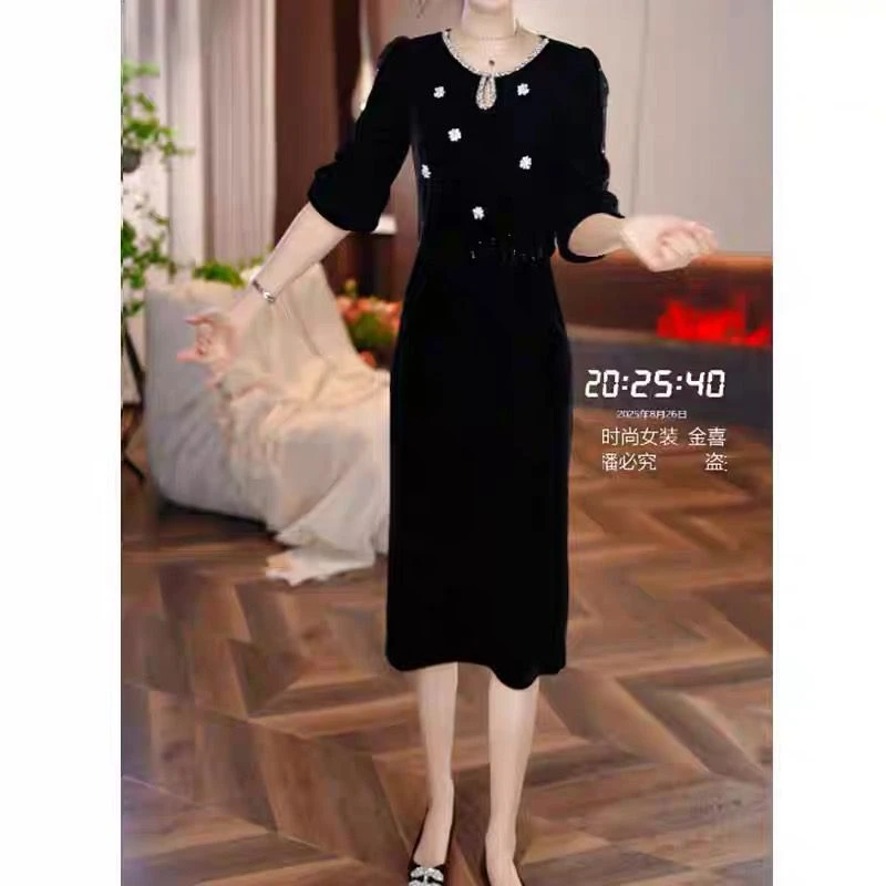 高级莫斯卡丹绒气质轻奢优雅啊秋季连衣裙2025新款超仙豪华裙子女