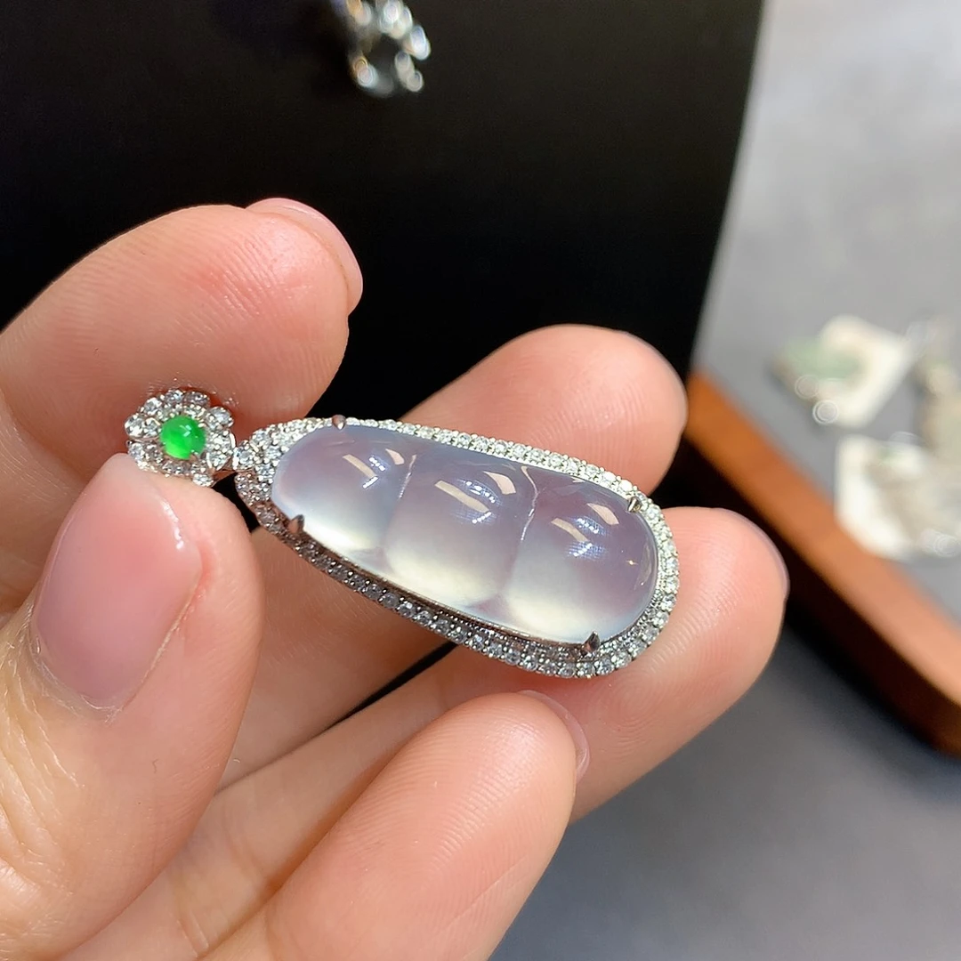 翡翠吊坠(不含链)18K金镶嵌