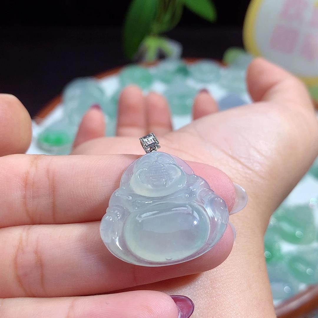 翡翠未镶嵌颈饰佛公