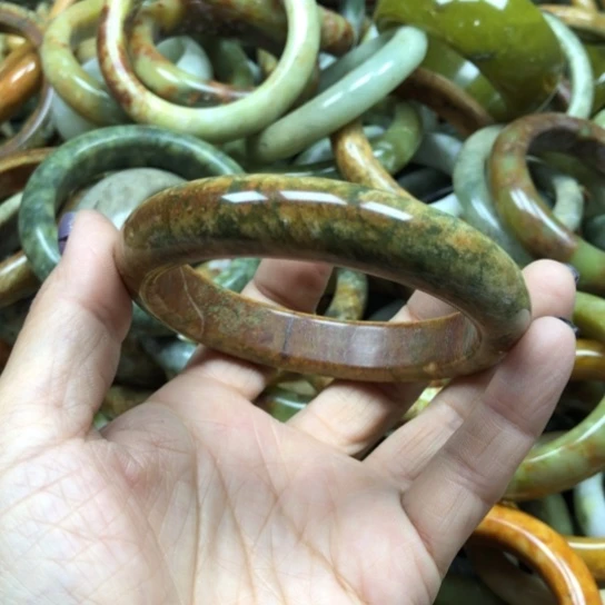 未镶嵌蛇纹石玉手镯雨*